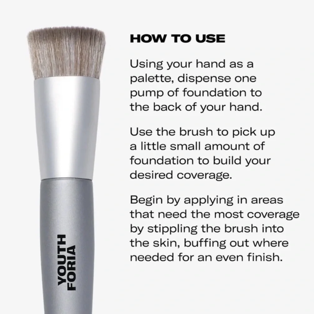 ✨ Youthforia 303 Oval Foundation Brush – BRAND NEW IN BOX ✨